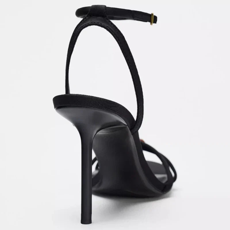 נעליים דגם- יערה